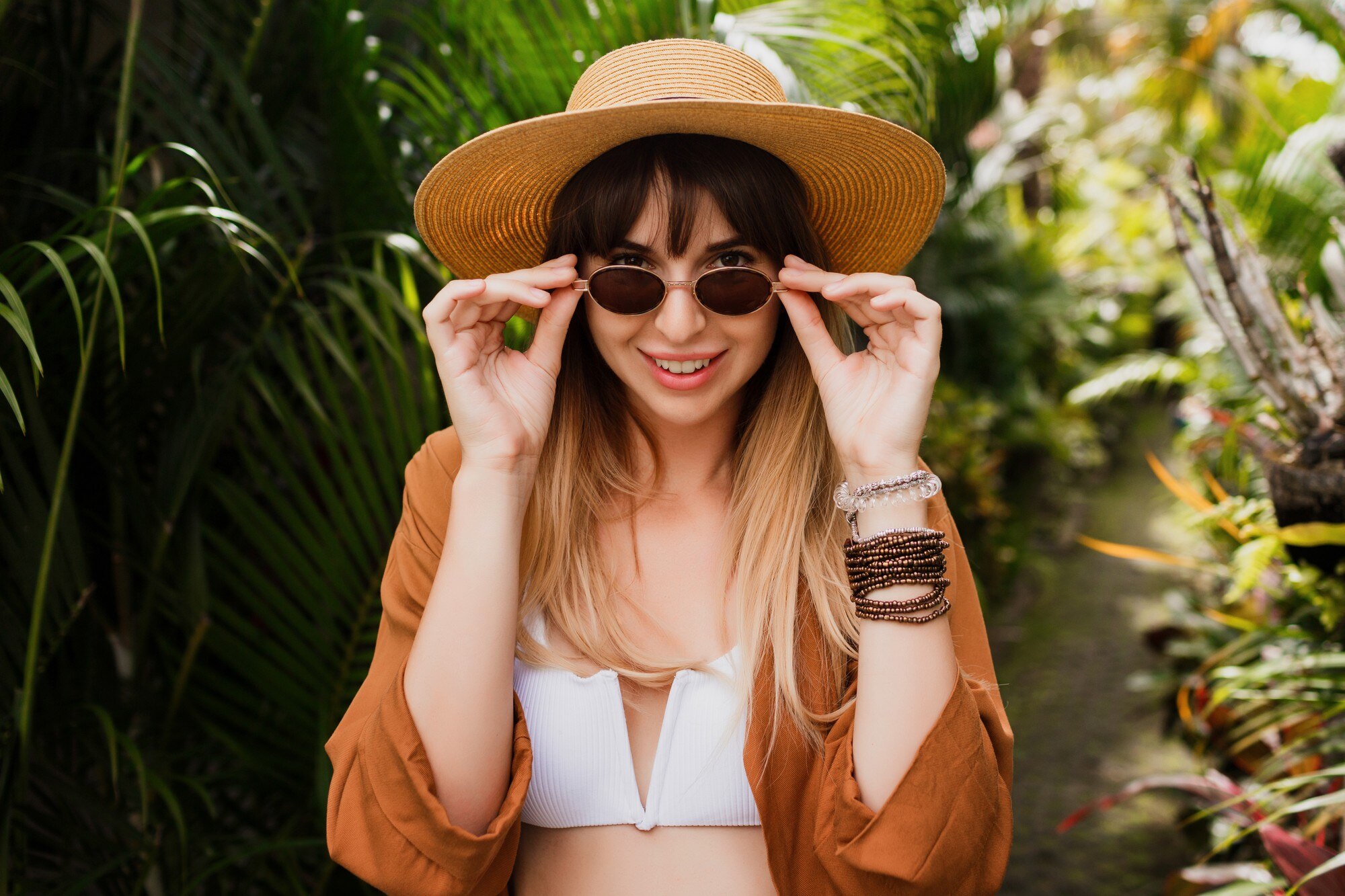 Gafas de sol y sombrero